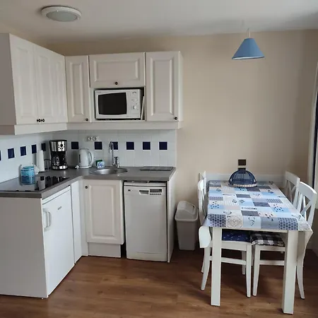 Apartment Le Goeland 2 Pieces Avec Terrasse, 2 Adultes, 1 Enfant, N'est Pas Adapte Pour Les Moins De 3 Ans Et De 12 Ans Talmont-Saint-Hilaire